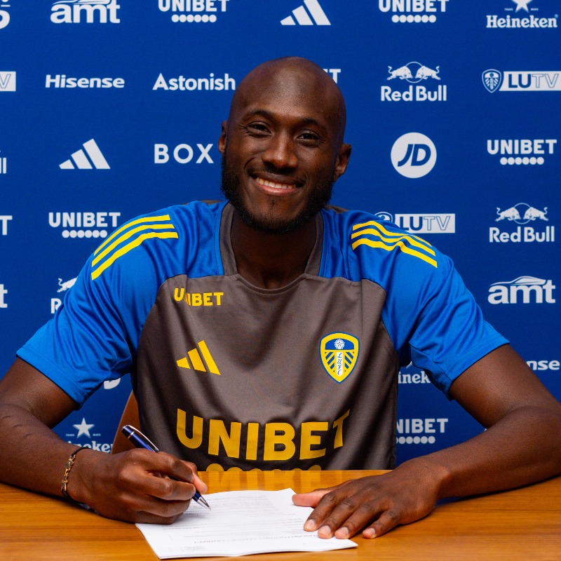 LUFC's tweet photo. ✍️ #LUFC is pleased to confirm the signing of Josuha Guilavogui on a contract until the end of the 2024/25 season