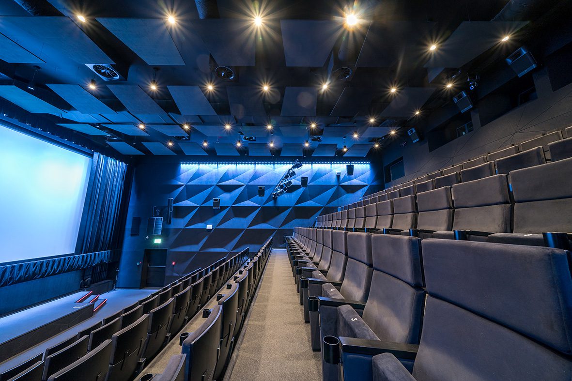 The Cinema of the National Centre for Film Culture in Łódź, Poland, occupies over 18 thousand square meters. The large hall features UltraMatte 130 and a Barco SP4K-20 projector. #stewartfilmscreen #barco avintegracje.pl/sale-kinowe-na…