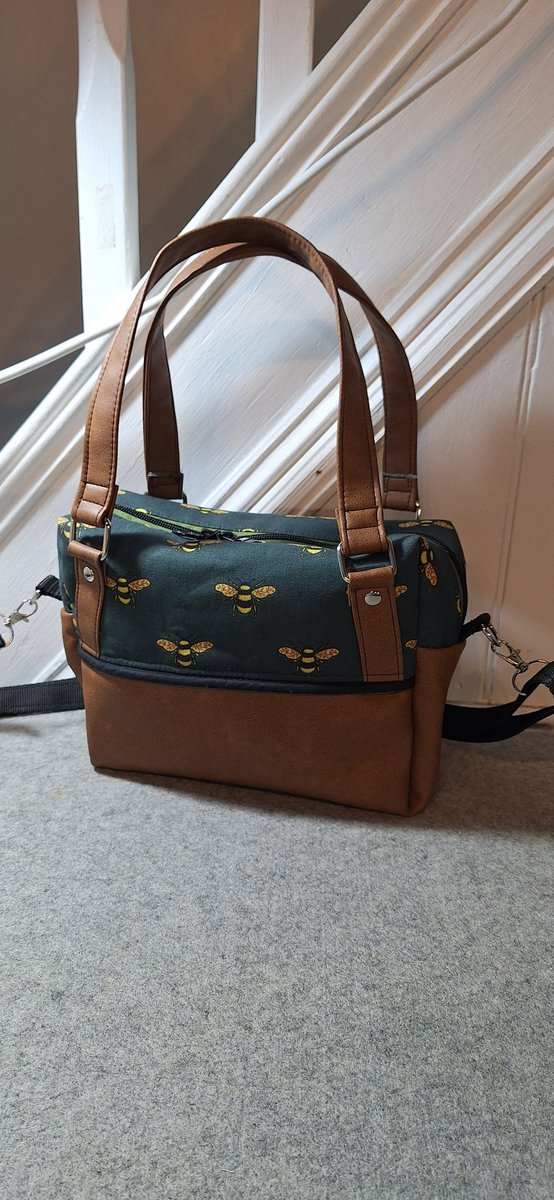 janebaker82's tweet image. Not bad for 1 day of sewing... all made from 2 x t-towels and 1/4m of beautifully soft vinyl.

Country Cow Designs JB Makes n&apos; Mends Love Carmarthen Abergwili &amp;amp; surrounding Villages 
#repurposed #recycling #reuse #jbmakesnmends #Alterations #lovecarmarthen #countrycowdesigns