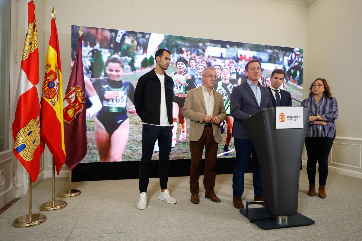El presidente de la Diputación, Borja Suárez, ha presentado la XX Edición  del Cross Internacional de Atapuerca que se celebrará el 27 de octubre.  3.443 atletas en más de 290 equipos. El Cross  tiene como objetivo promocionar y fomentar el  deporte, tanto de élite como de base.