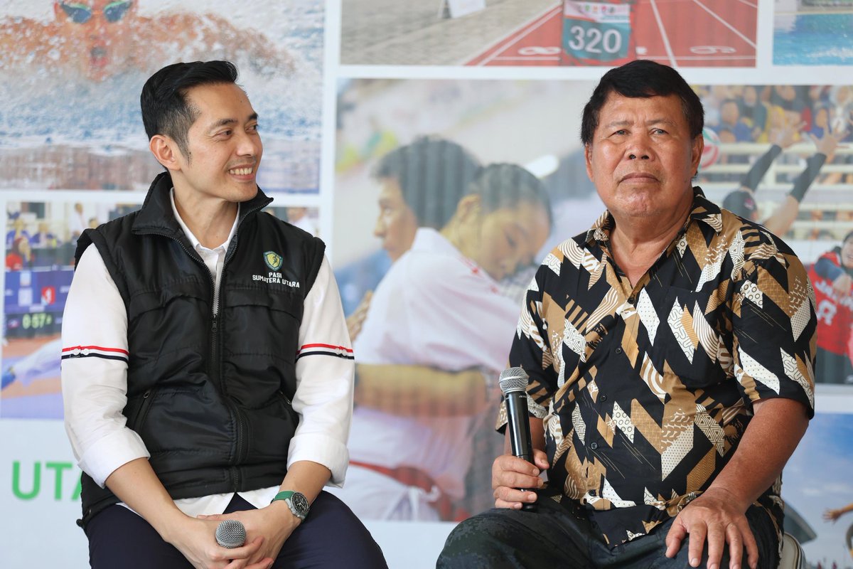 ponsumut2024's tweet photo. Pameran Foto #PONSumut2024 di Rivapark Atrium Deli Park Medan, Rabu (23/10/2024), menghadirkan Legenda Tinju Nasional asal Sumatera Utara Syamsul Anwar Harahap dan Ketua Pengprov PASI Sumut Dr David Luther, M Ked (OG), Subsp.Urogin-RE. #PONXXIAcehSumut
#BersatuKitaJuara https://t.co/ghBvieq0XR