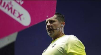 🚨DISTRAÍDOS🚨

Los árbitros de la Liga MX aseguran que el VAR no les pasa las jugadas y sólo ponen videos de “gente siendo ejecutada por el narco”