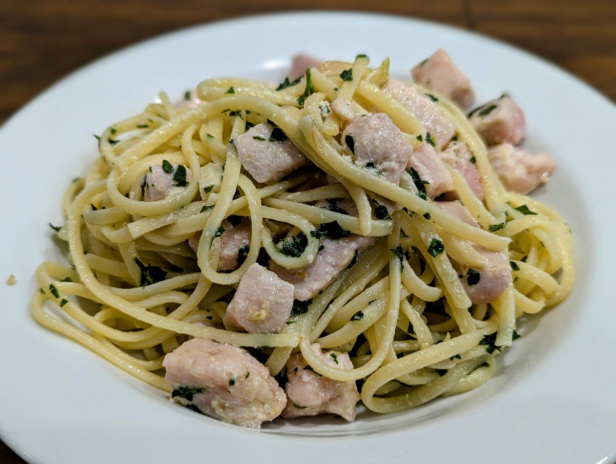 RNAdoctor's tweet image. #scientistswhocook: Atlantic #Opah! #Linguine with Opah cubes in a white #wine, garlic, and #mascarpone #sauce. Pan #seared Opah with #roasted #peppers and potatoes in a white wine, butter, and #soy sauce.