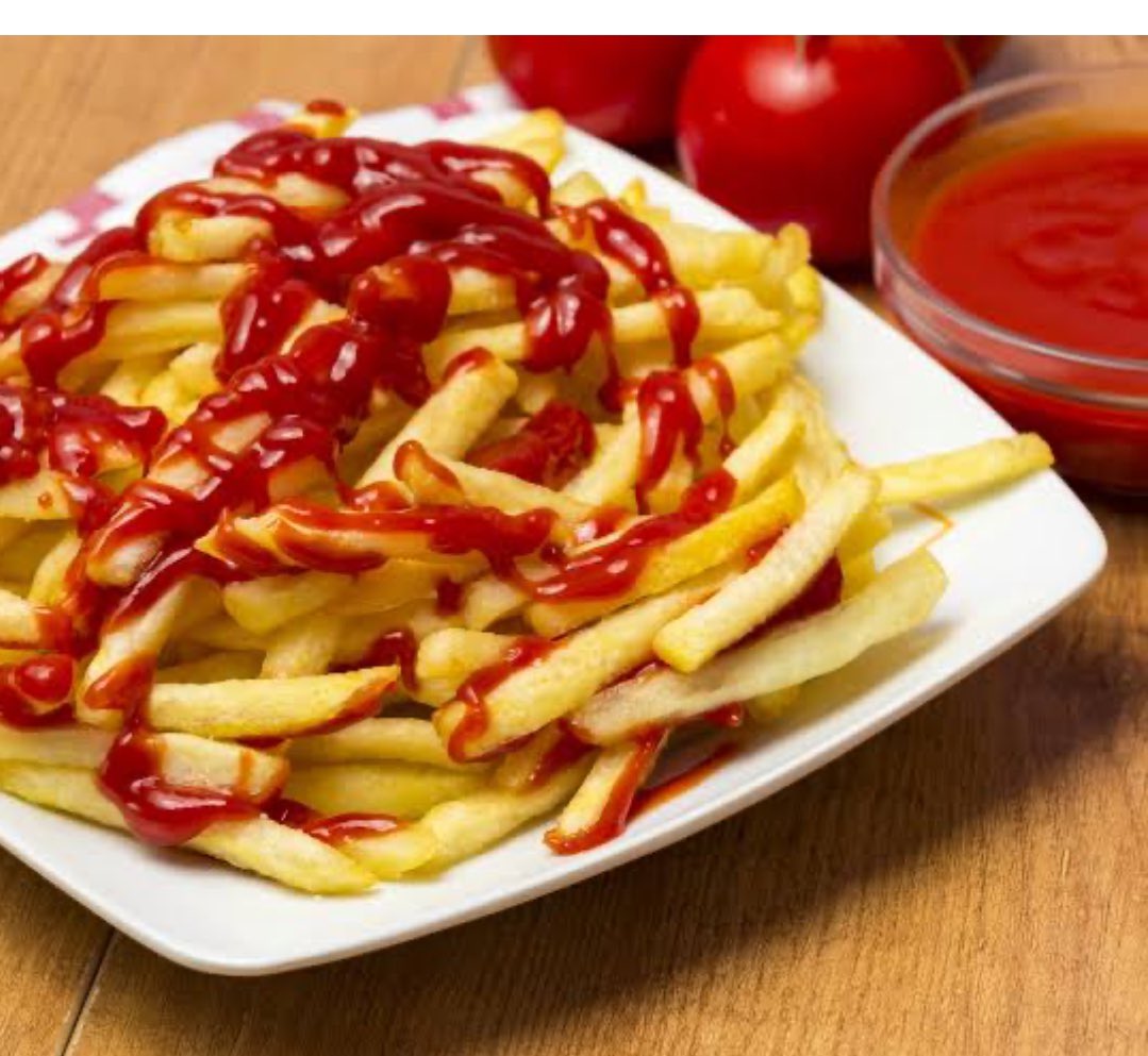 ujjwalabaxi's tweet photo. Promise me that you will not say this before and after Diwali!
Thoda ketchup paas karna! 
(Pass me some ketchup mate!)

Here’a the harsh reality of ketchup which is a sure shot invitation to health problems 

Why do I say this?
Sometimes on the side of while other times sprinkled on top of food tomato ketchup is nothing but a bottle of sugar.

🍅 ketchup, which is ideally supposed to be we found that out of 100% tomato paste - honestly makes up just 29% of the total volume, while 71% is sugar i.e. high fructose corn syrup, salt, acidity regulator, thickeners and preservatives in store bought ones. 

It contains 156 calories of energy, 2 g of protein, 25 g of sugar and high salt.😯

The high fructose corn  syrup is the one which causes high blood sugar levels, heart disease and obesity.😱

So if thought of ketchup being made out of tomatoes, then you need to try making a homemade one and see the difference with the store bought ones.

Instead prefer- 
Hand-pound homemade chutneys and ketchups are what we are talking.

So next time- say! Thodi Hari chutney pass karna (pass me some green chutney instead) ;)
#tomatoketchup #heinz