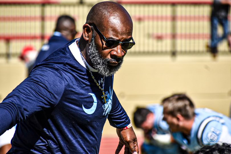 CoachCoax17's tweet photo. Just a kid from Charleston, SC doing what the Good Lord intended for me to do…lead and mentor through this beautiful game of football. #LeadershipPlaybook #GeechieBoy https://t.co/Uk64M4Lat4