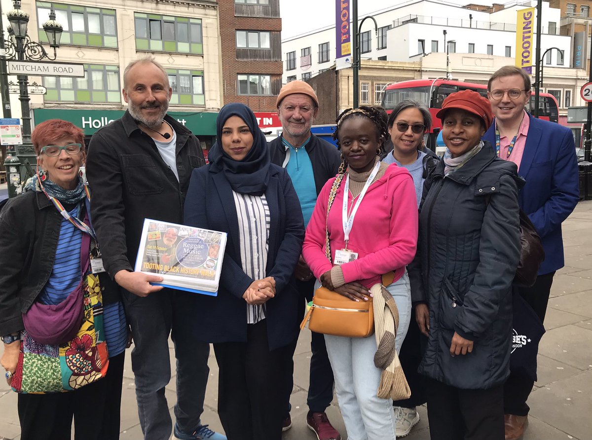 Great to see you Sana! #TootingBlackHistoryWalk <a href="/StGeorgesUni/">St George's, University of London (1752-2024)</a> <a href="/wandbc/">Wandsworth Council</a> <a href="/bhmuk/">Black History Month 2025</a> <a href="/1SanaJafri/">Sana Jafri, past Mayor of Wandsworth</a>
