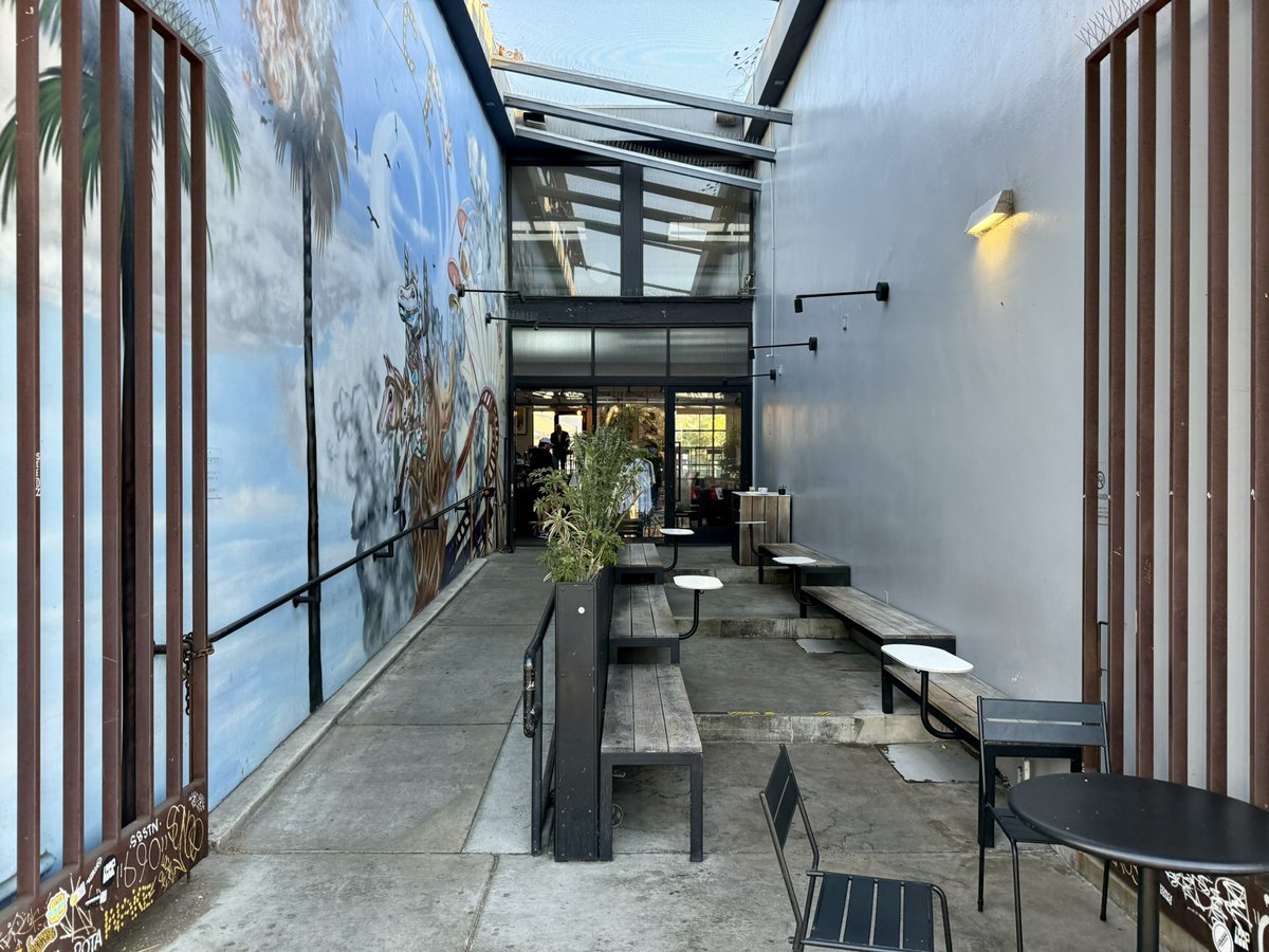 Feels good to be back in LA building a new music tech company again. 

Who will be at <a href="/MusicTectonics/">Music Tectonics: 2025 Conference is Nov. 4-6!</a> today?

Will be there with the Notes.fm team. 🎶