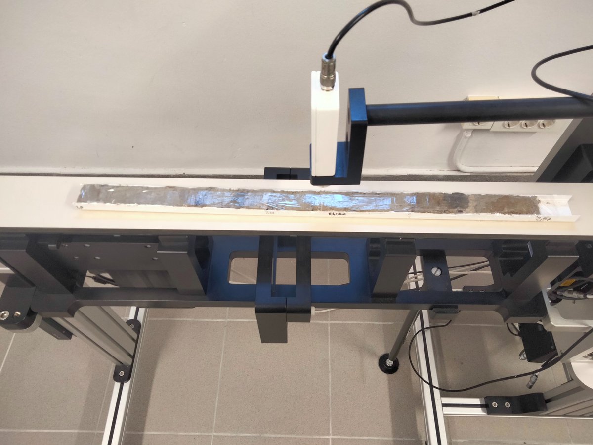 srieramora's tweet photo. Realitzem les mesures de susceptibilitat magnètica de cores holocens procedents del delta del riu Besòs, amb el suport de CORELAB @geologiaub @anapenape @elpiratavell 
Reconstruint les condicions paleoambientals del Pla de Barcelona. https://t.co/UISvjuKJsI
