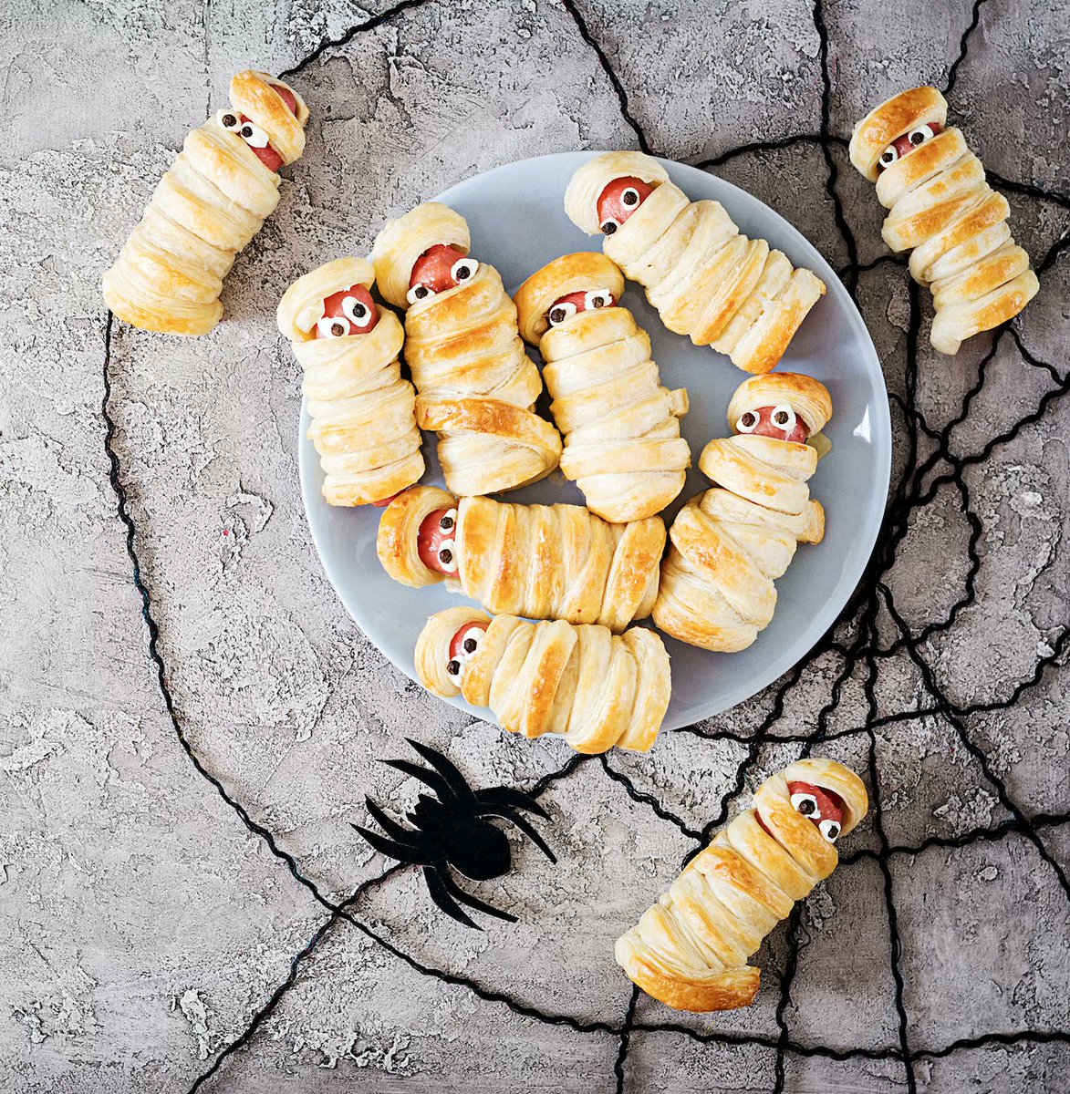 Boo! We have a spook-tacular recipe for you: our Halloween Sausage Rolls. Here it is: musks.com/recipes/hallow…