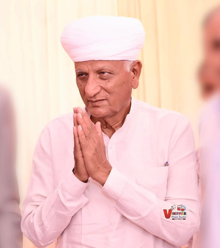 आजकल सार्वजनिक जीवन में सरासर झूठ व हर काम की नक़ली वाहवाही का बड़ा चलन है।विशेष रूप से सोशल मीडिया आने पर बढ़ गया है। कल से ही DNP को लेकर सोशल मीडिया पर विभिन्न नेताओं के समर्थक कुछ पत्रकार अधूरी व भ्रामक जानकारीया डाल रहे है।दरअसल क्या मामला था व क्या समाधान हुवा है? केंद्र