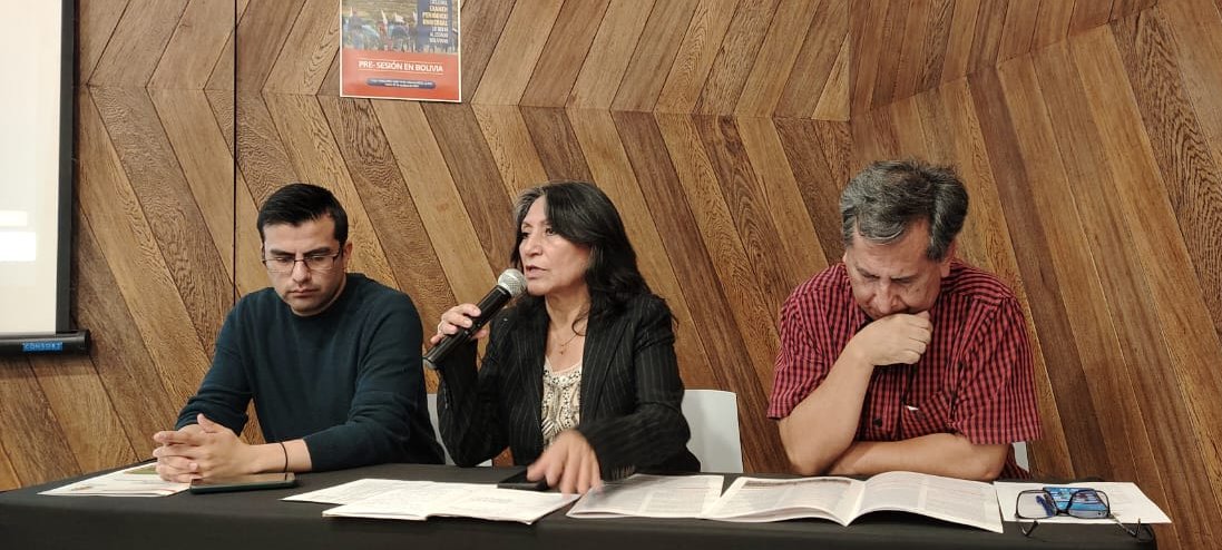 cedib_com's tweet photo. #EPUBolivia4toCiclo
"En unos días se cumplen 3 años de impunidad del caso #LasLondras y es una demostración de una de las vulneraciones más violentas en contra de periodistas"-  Zulema Alanes, presidenta de la Asociación Nacional de Periodistas de Bolivia. https://t.co/Q9P3rK5YWD