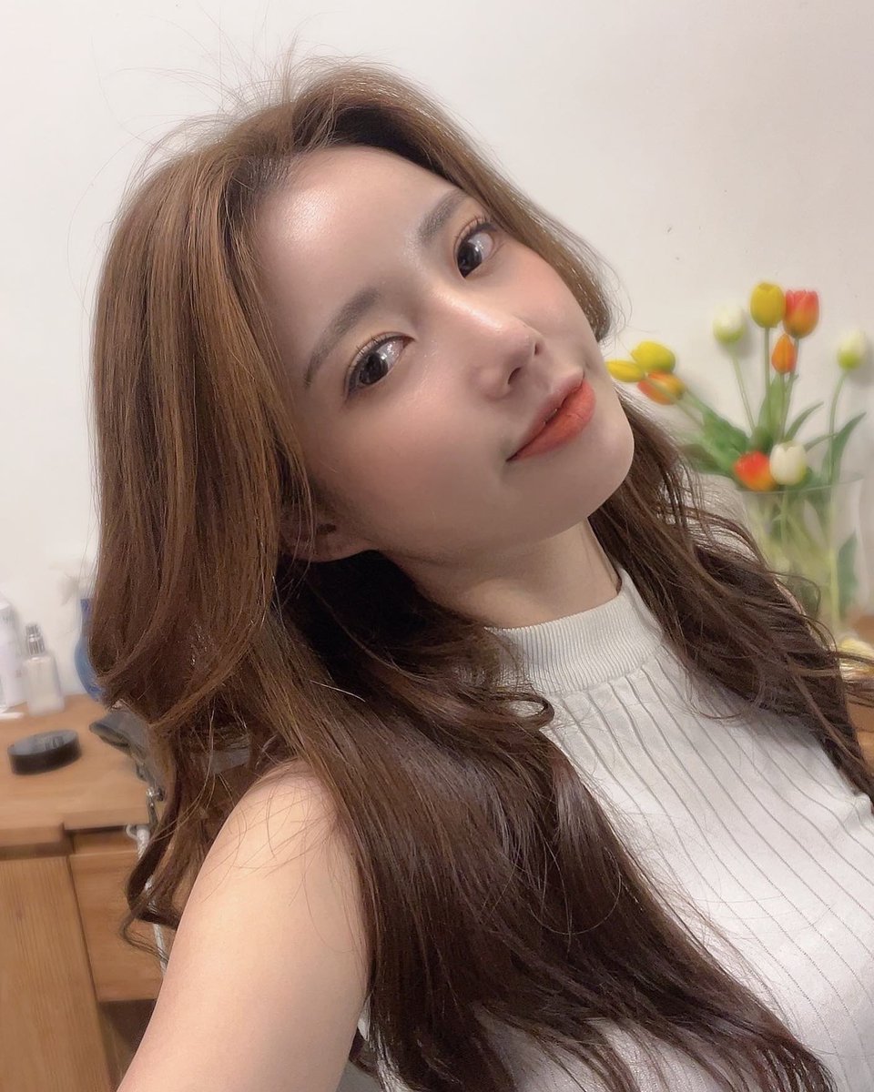 Too much work today. I want to talk to someone who says good things and comforts me. can you talk to me🥰🥰🥰