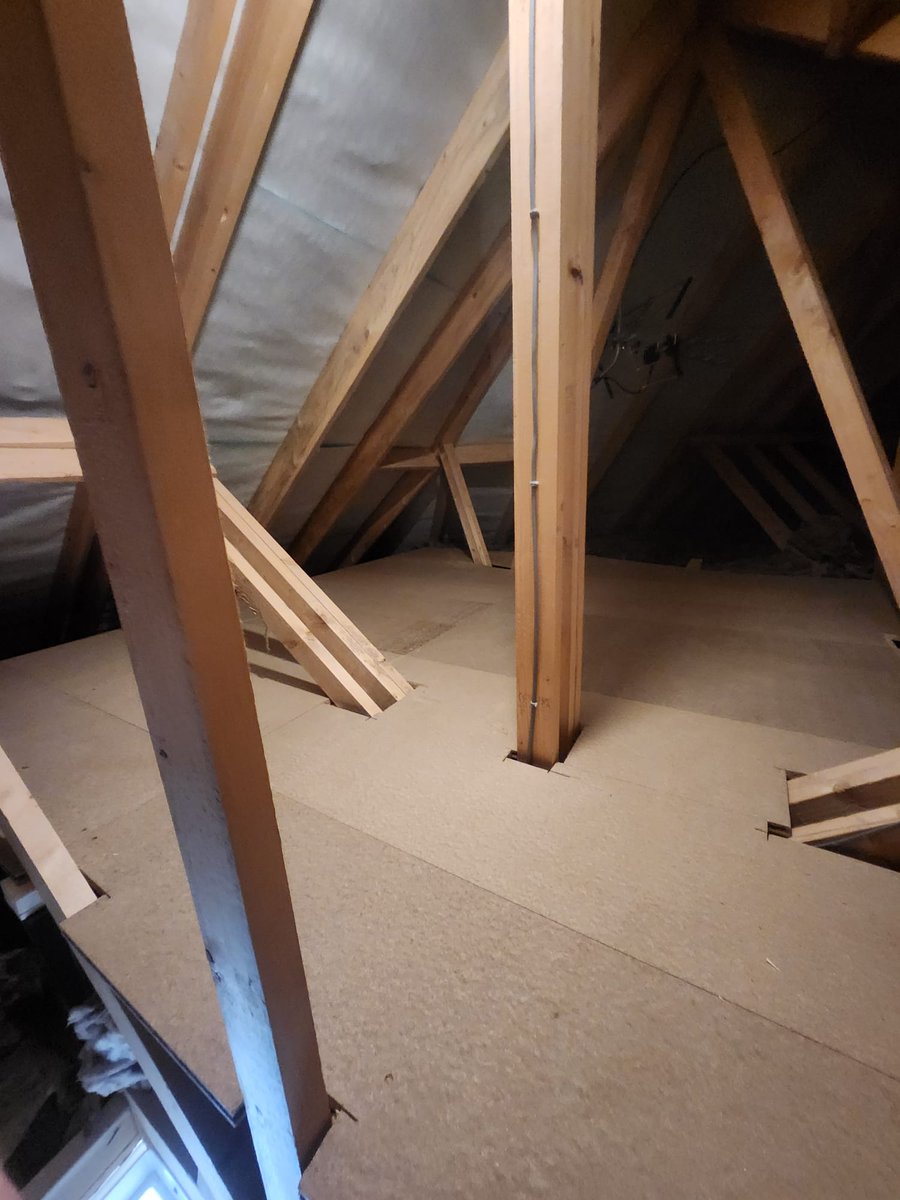 mtll_ng_de_s's tweet image. 🍁 Time to top up your insulation! 🍁 

Check how well your home keeps heat in🔥 
Loft boarding, topping up insulation and securing your hatch will keep your home warm and help with energy bills! Info: morethanloftladders.co.uk/branch/derby-n… or call 0800 0359 880
#MTLL  #WinterReady