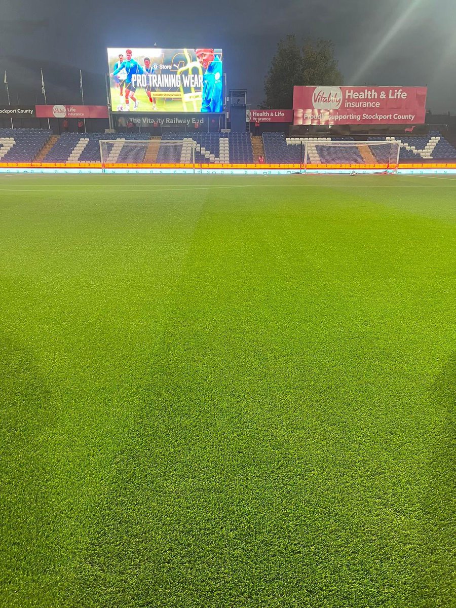 jwdaley82's tweet photo. Ready for the game @StockportCounty last night. Plant health and profile management underpinning pitch performance and resilience to play, 4 years fungicide free 👏🌱@Aitkens_turf @terralift @_LiamCash https://t.co/AZ1QuatVwO