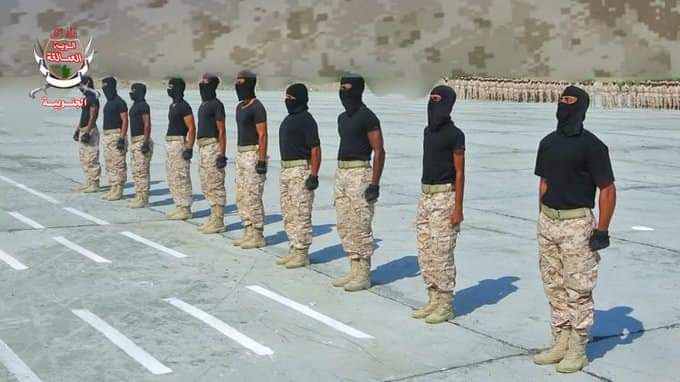 عرض عسكري مهيب
قوات #العمالقة_الجنوبية تشهد تخرج الدفعة الـ55 من دورة التأهيل العسكري