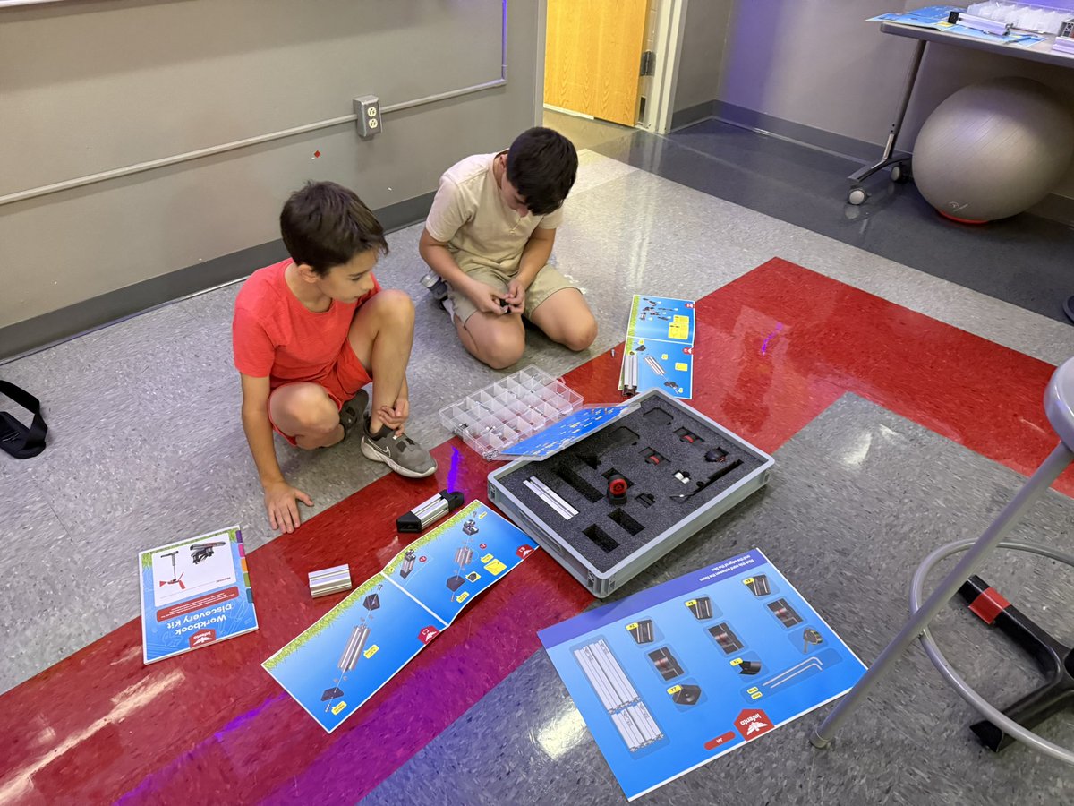 kmdunlap's tweet photo. STEAM students are off to a GREAT start on the infento Discovery Build kits!!!! π #steam #fairviewadvantage #solveproblems #create #communicate #collaborate #infento @infento @FPSchools https://t.co/AnUnl28jWA
