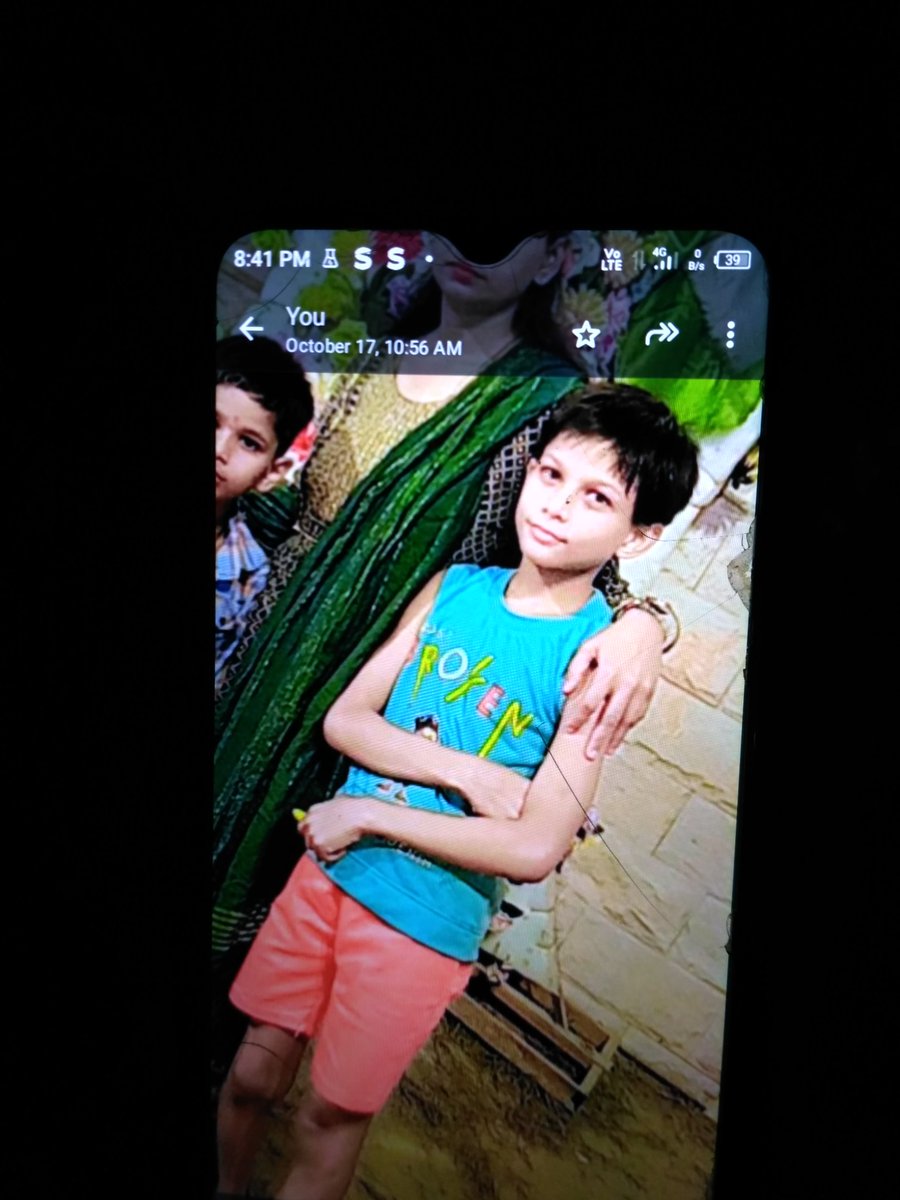 local_hub's tweet photo. Aaj ye ladka basti Uttar Pradesh se 3:20 pm se ghar se bhag gaya @uppolice
Shyad Lucknow ke. Liye kis bus me baitha hai https://t.co/hjU2bHhLOs