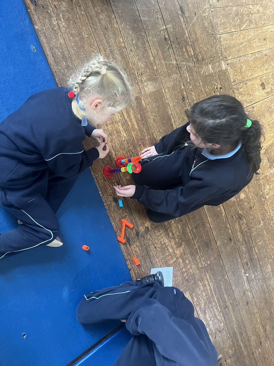 For our Well-Being Wednesday activity, we enjoyed exploring Maths and STEM games with our buddy class, Senior Infants. There was lots of laughter! 😆 <a href="/MsStaffordRNS/">Ms Stafford</a> <a href="/RathnureNS/">Rathnure NS</a>