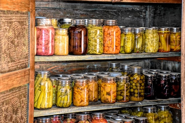 IAFPFood's tweet image. Oct. 23 is National Canning Day. Home canning is an excellent way enjoy garden produce throughout the year, but it can be risky, even deadly. Home-canned vegetables are the most common cause of #botulism in the U.S. Follow these safe #homecanningtips: tr.ee/W2v4kEBiU4
