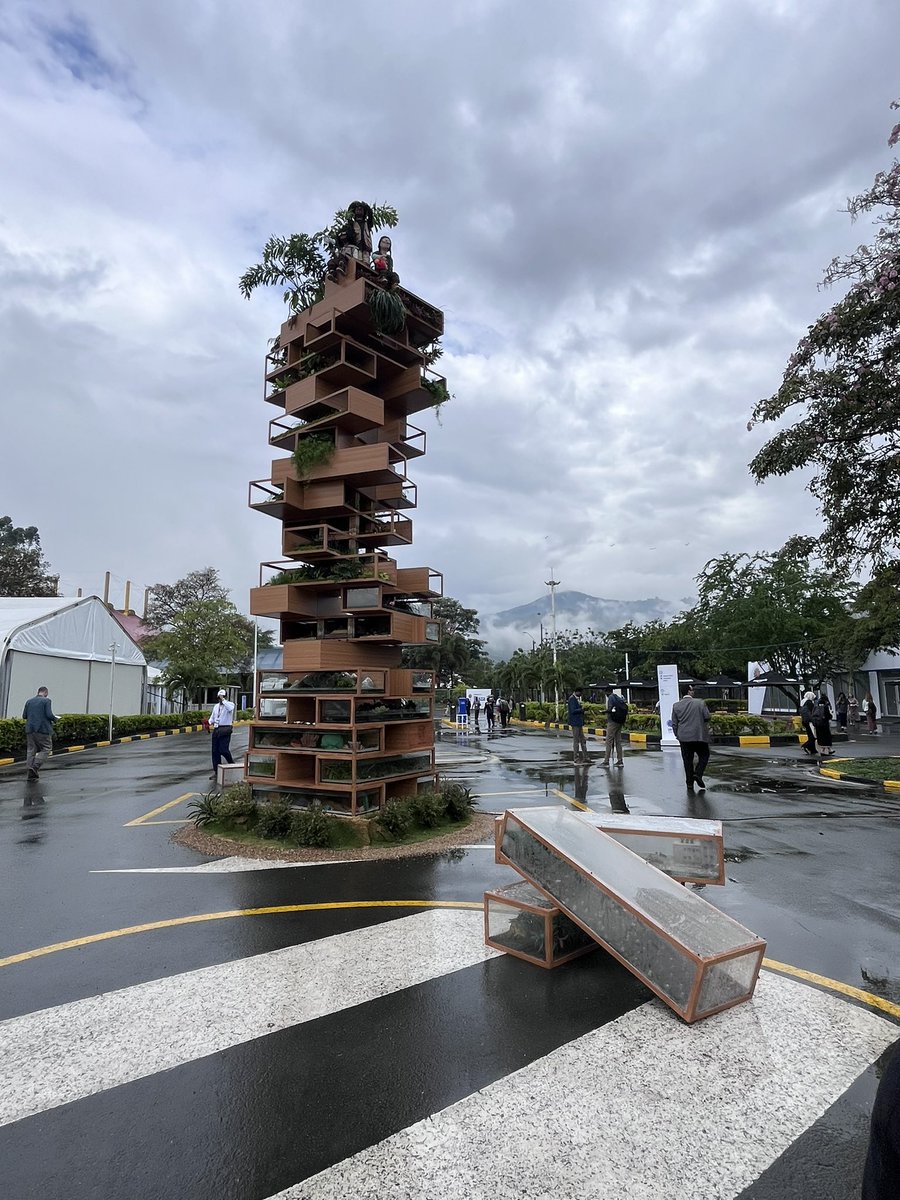 Harriet Bulkeley (@harrietbulkeley) on Twitter photo First day <a href="/COP16Oficial/">COP16 COLOMBIA 🇨🇴</a> #COP16Colombia with <a href="/naturescapes30/">Naturescapes</a> <a href="/GeogDurham/">Geography at Durham</a> started off with a downpour & determined delegates wading bare foot through the water to register - hopeful sign that climate change will be in hearts & minds as negotiations gather pace? First day <a href="/COP16Oficial/">COP16 COLOMBIA 🇨🇴</a> #COP16Colombia with <a href="/naturescapes30/">Naturescapes</a> <a href="/GeogDurham/">Geography at Durham</a> started off with a downpour & determined delegates wading bare foot through the water to register - hopeful sign that climate change will be in hearts & minds as negotiations gather pace?