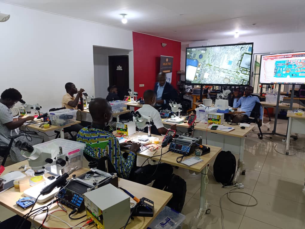 H-FabLab tweet media