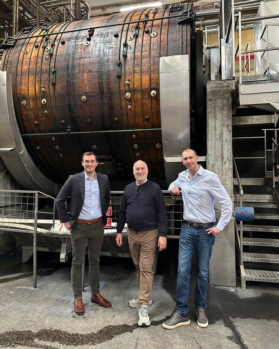 JamieStern_'s tweet image. The Jamie Stern team recently visited our partner tanneries near Verona, Italy to tour the facilities and see how our leather is produced from start to finish!

#jamiesterndesign #leather #leathercollection #upholsteryleather #instockleather #leatherfurniture #interiordesign