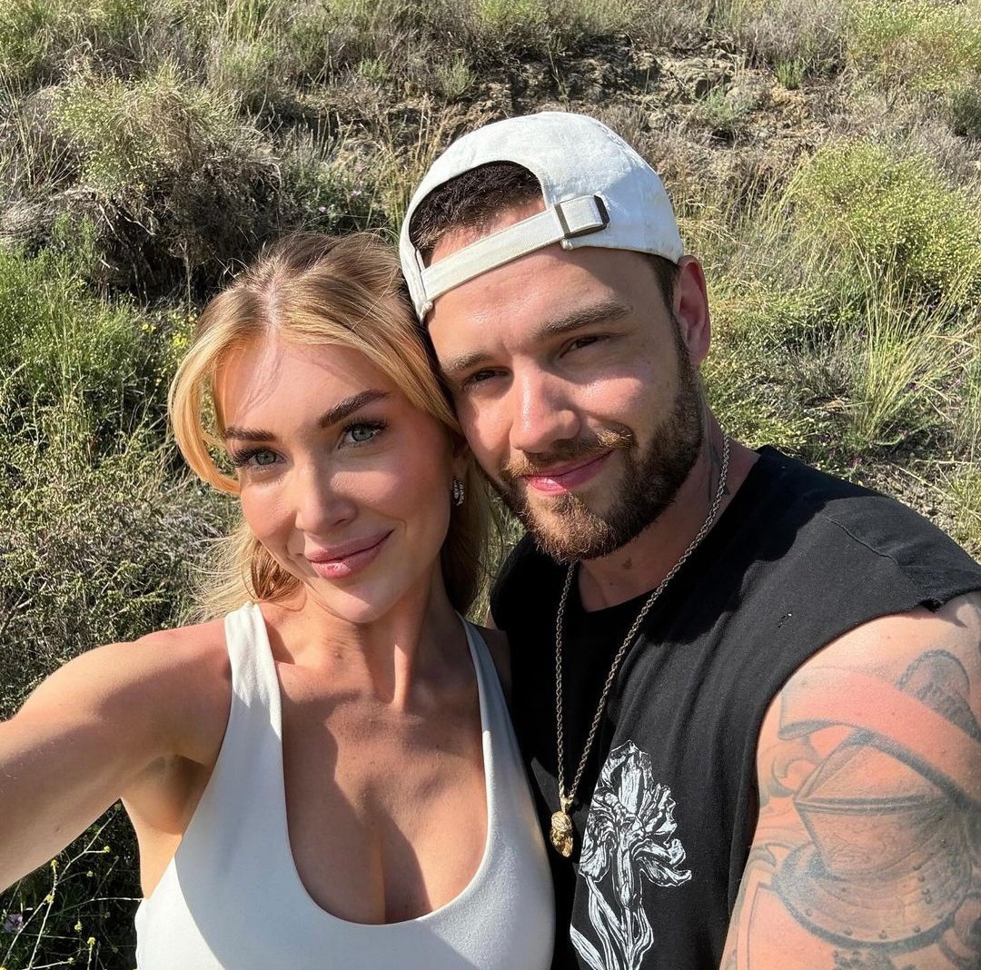 Ljpstardust91's tweet photo. O Liam merecia tanto ter conseguido casar com a Kate
O Liam merecia tanto ter conseguido lançar o álbum do jeito dele
O Liam merecia tanto ter sido feliz 
O Liam merecia tanto ver o quanto ele era amado 

Eu só queria que ele estivesse aqui pra viver todos os sonhos dele https://t.co/nbrR4GhRJ5