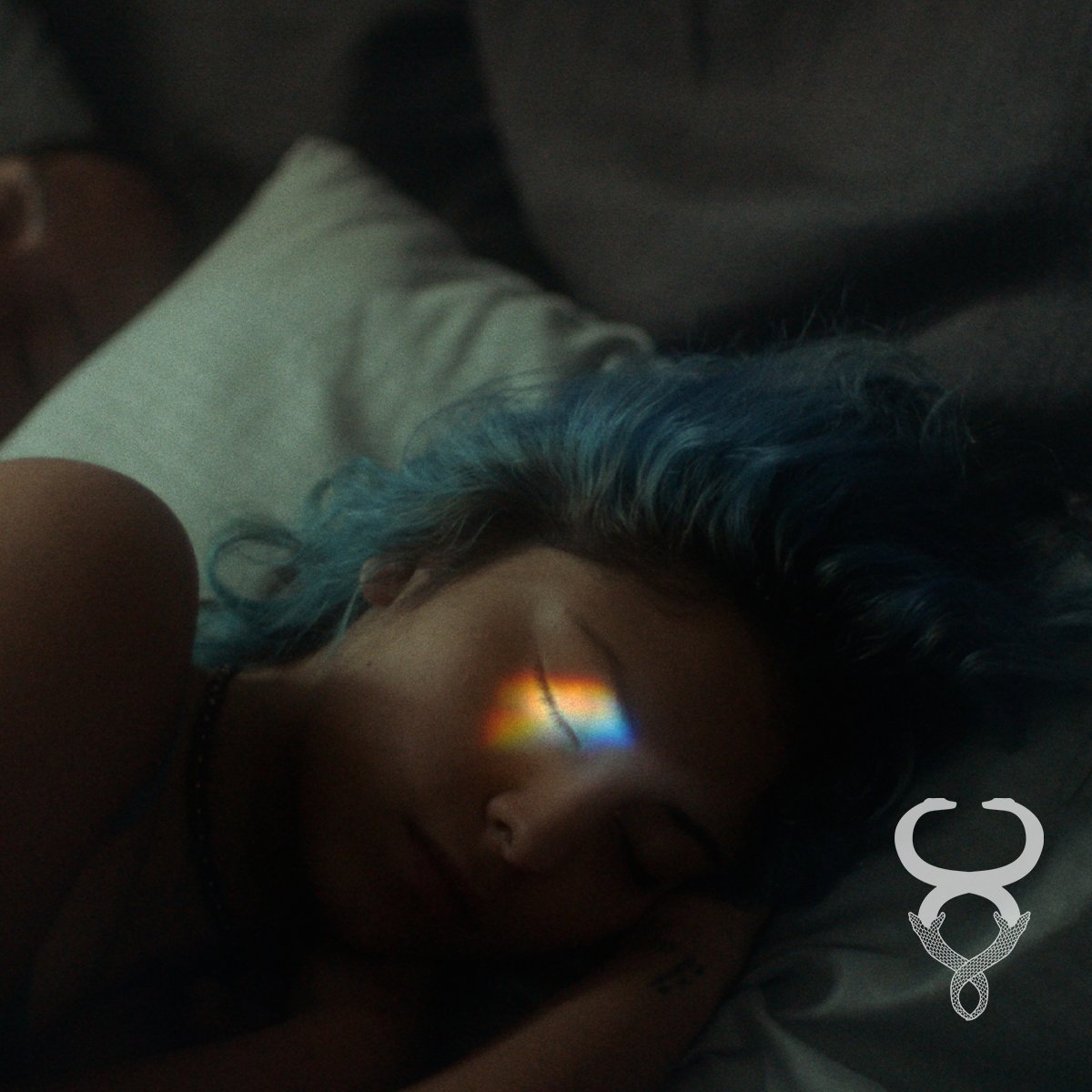 TransmutaCine's tweet photo. Este viernes 25 de octubre a las 19:30 hrs, en la octava edición del Transmutación, proyectamos El día es largo y oscuro en la Cineteca Nacional. Vera, una adolescente con sed de sangre, y su padre luchan contra la depresión y el miedo de perderla. Dir. Julio Hernández Cordón. https://t.co/3wdfErB7Yr