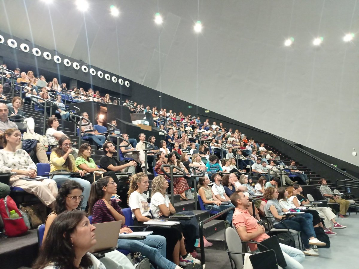 Empezamos la segunda sesión de la formación para funcionarios en prácticas con María José Ortega atendiendo a la temática de atención a la diversidad y Sole Oliva con ApS en el <a href="/CEPdeSevilla/">CEP de Sevilla</a> <a href="/MJesusZCep/">Maria_Jesus_Zapata_CEP_Sevilla</a> <a href="/CEPdeSevilla559/">Demelza</a> <a href="/beacepsevilla/">Beatriz Álvarez</a> <a href="/DG_IFP/">DG de Innovación y Formación del Profesorado</a>