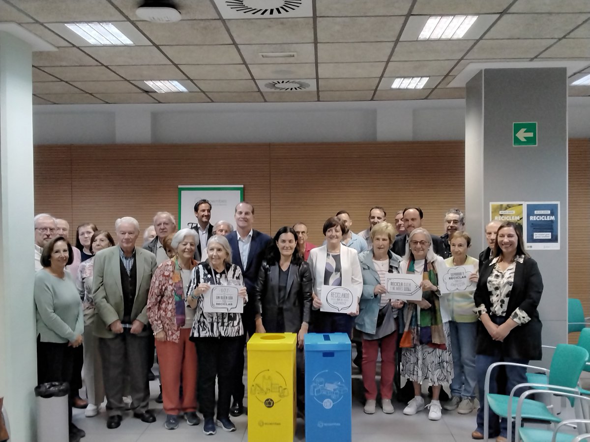 La <a href="/generalitat/">Generalitat</a>  i <a href="/ecoembes/">Ecoembes</a> presenten ‘Tercers en edat, primers a reciclar’, una iniciativa per a integrar les persones majors en la cultura del reciclatge

agronewscomunitatvalenciana.com/la-generalitat…
