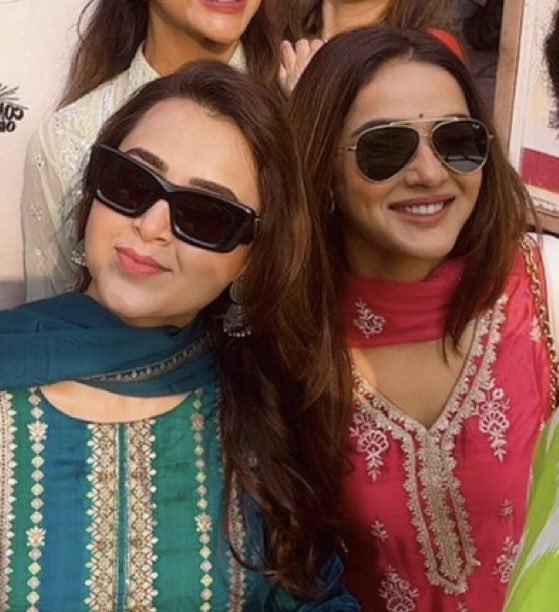 twtnemo's tweet photo. Seeing them together is truly what dreams are made of! 🤩
#Blessed #Behens #JasminBhasin #TejasswiPrakash https://t.co/bKULHqFPgs