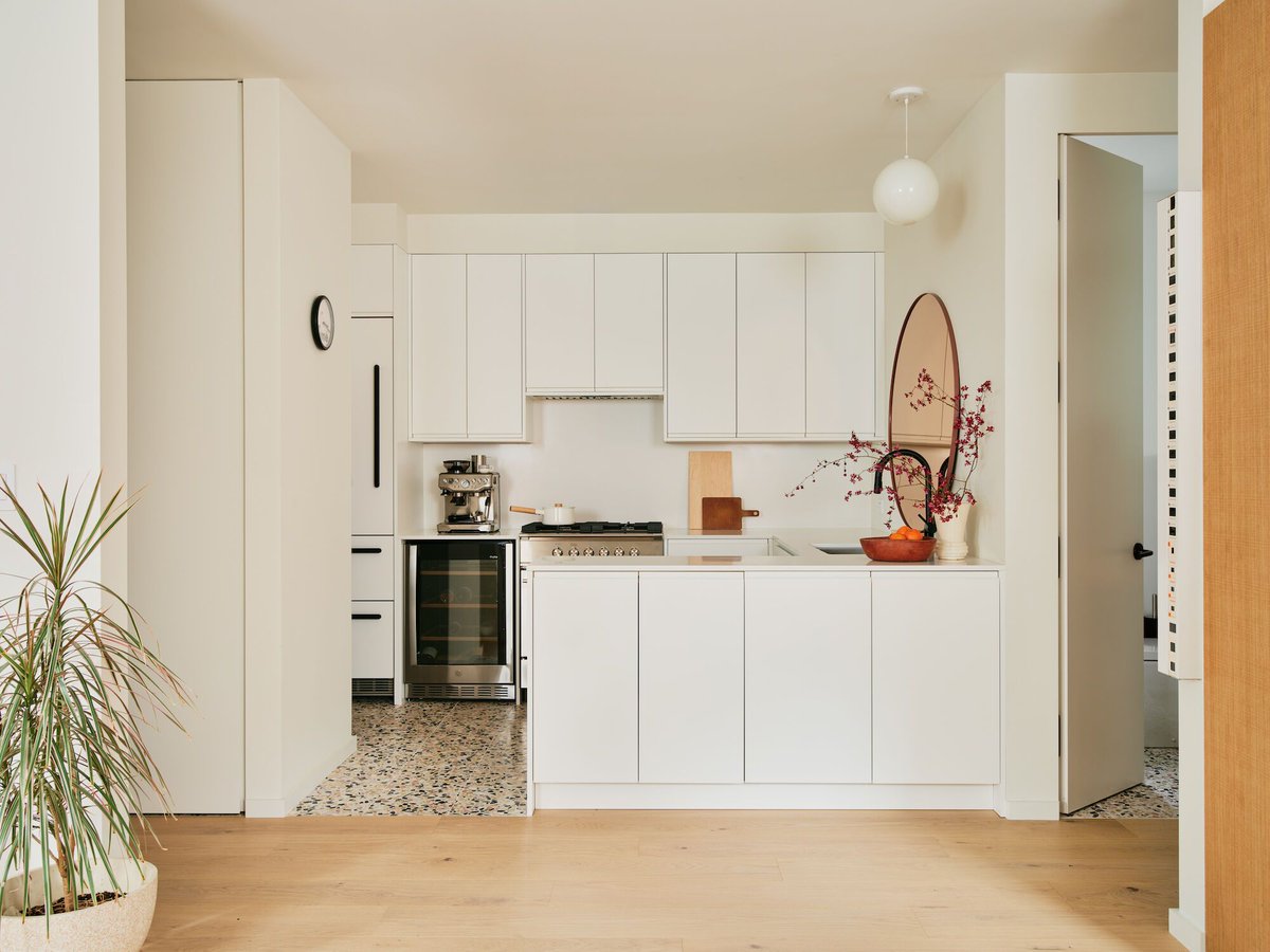 Archello's tweet image. Park Slope Residence underwent a complete renovation, transforming an open, airy apartment with upgraded storage and bolder color choices.
buff.ly/4fewoJo

#InteriorDesign #Renovation #Terrazzo