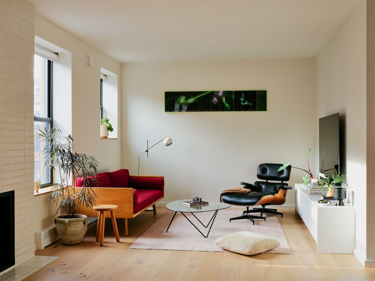 Archello's tweet image. Park Slope Residence underwent a complete renovation, transforming an open, airy apartment with upgraded storage and bolder color choices.
buff.ly/4fewoJo

#InteriorDesign #Renovation #Terrazzo
