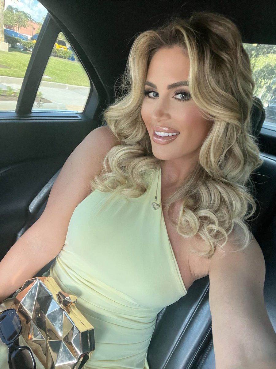 Karin Hart tweet media