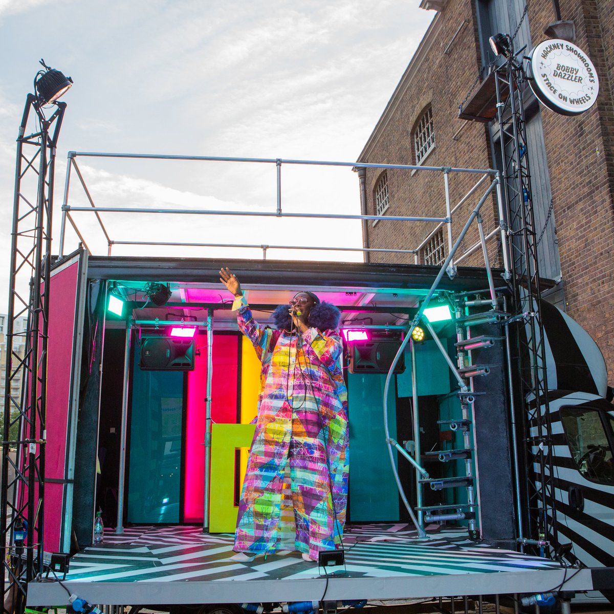 🩰 Pop on your dancing shoes and kick off the half-term holiday with this FREE afternoon of family fun from Hackney Showroom’s The Bobby Dazzler🕺
📅 Sat 26 October
🕛 12pm – 6pm
📍 Potters Fields Park