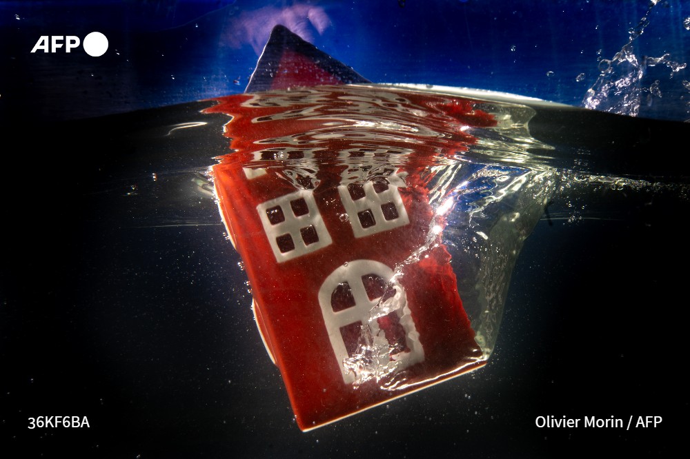 Las negociaciones climáticas de la ONU se centran este año en cómo lograr el compromiso mundial de recaudar miles de millones de dólares para que los países en desarrollo enfrenten eficazmente la crisis climática #AFP u.afp.com/5Ko8