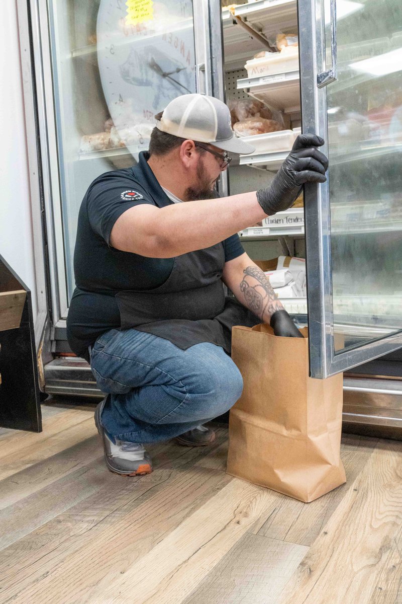LangenMeatsIN's tweet image. Behind the scenes, our dedicated butchers meticulously stock each freezer with the finest cuts! Stop in today and take a look at our freezer selection!