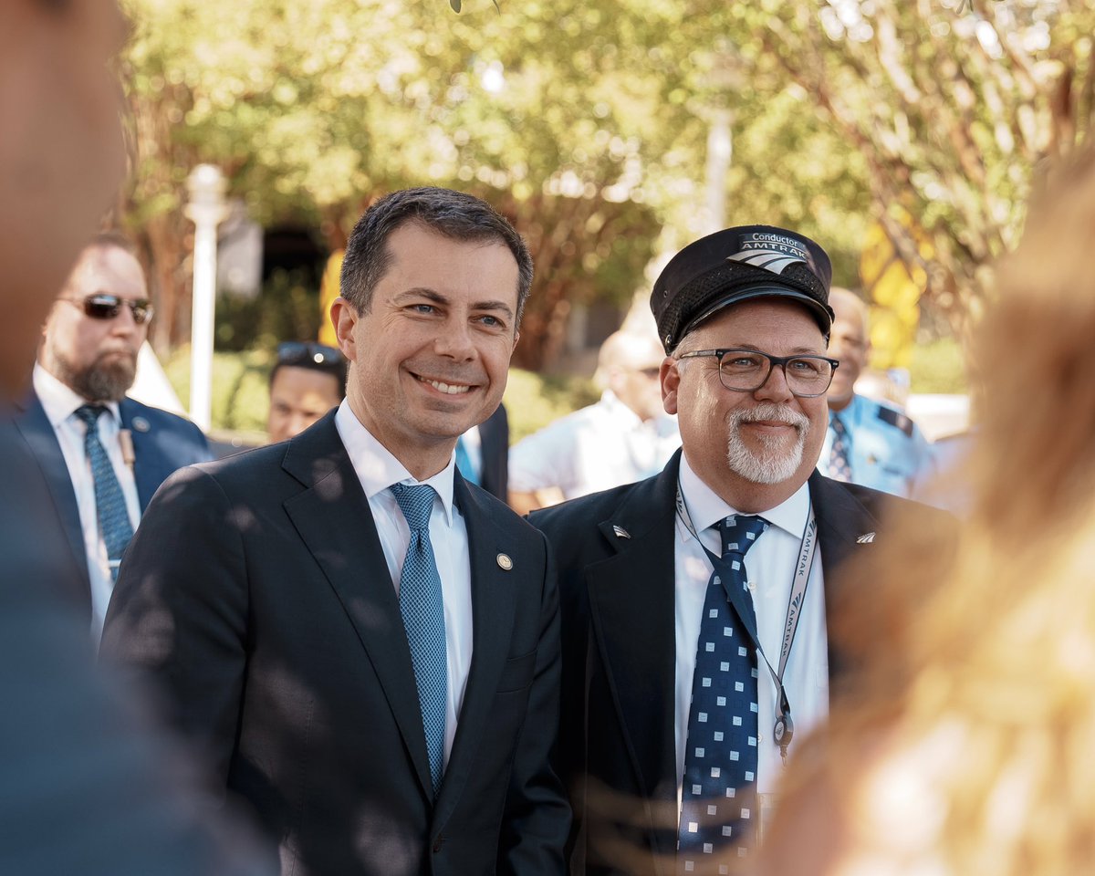 _samaleman's tweet image. 📸 — A few favorites from yesterday’s groundbreaking in Mobile, AL.