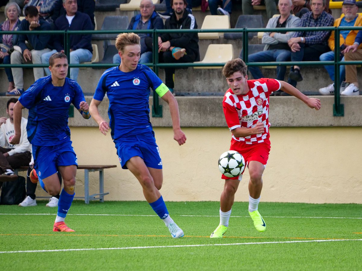 GFCAcademia's tweet image. 📸 𝐉𝐔𝐕𝐄𝐍𝐈𝐋 𝐀 🆚 @SKSlovan 🇪🇺