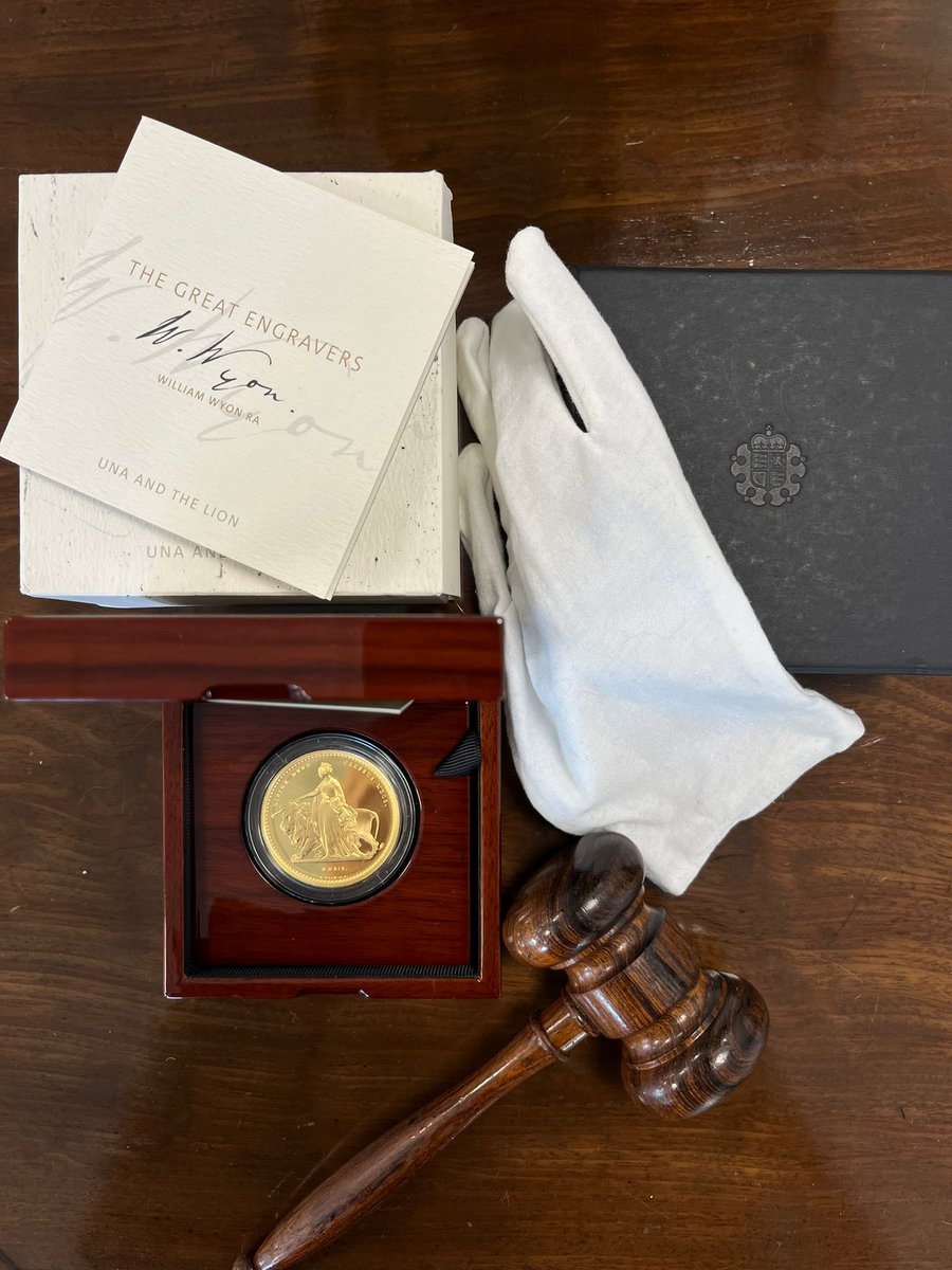 SouthonAuction's tweet image. White glove coin sale today. Most 192 lots selling for top estimate. Star lot of the day - Gold Proof two-ounce Una and the Lion coin sold for £26,000 plus BP - great team work 🥂 #coins #coinauction #numismatist #auction #sovereign #proofcoin #royalmint