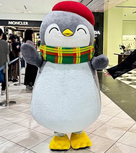Isetan Department Store in Tachikawa, Tokyo, has a new mascot named Tachikawa Penzo, a stylish penguin. 