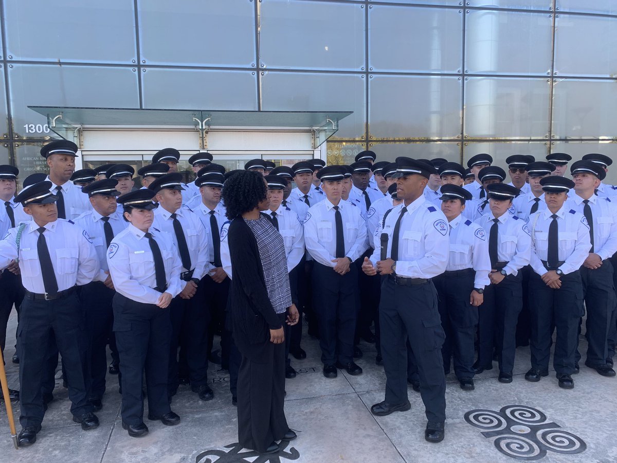 HPDOCAAALIAISON's tweet photo. HPD Cadet Class 266 visited the African American Library at the Gregory School in Fourth Ward. @houstonpolice @AapolH @DetCarr1 @ABHudsonHPD https://t.co/pgY4k6ft1o
