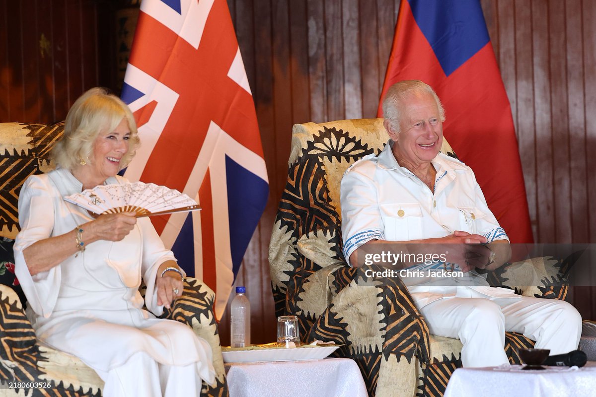 IpsiRoyals's tweet image. #thesetwo in Samoa 

#QueenCamilla 
#KingCharlesIII 
#RoyalVisitSamoa