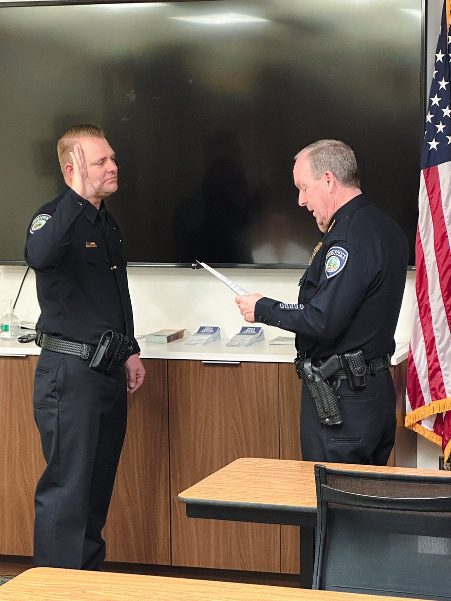 Indiopd's tweet photo. Please join us in welcoming Officer Osmond and Code Enforcement Officer Veroa to the Indio Police Department! Officer Osmond was sworn in earlier this week by Chief Tully.

#IndioPolice #OurCommunityOurCommitment https://t.co/0rlcs7zHvO