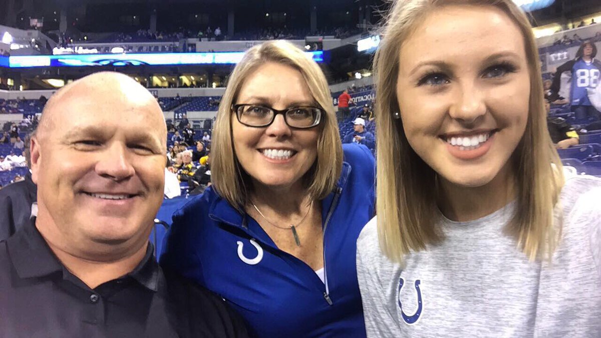 jshaef1's tweet photo. @JimIrsay Because, like you, I’m a father (60years old) would do about anything for their daughter.  This would be an incredible surprise, something that she would never forget !
Oh…she is a Colts fan as well ! #ForTheShoe https://t.co/nbCA6AfaRs