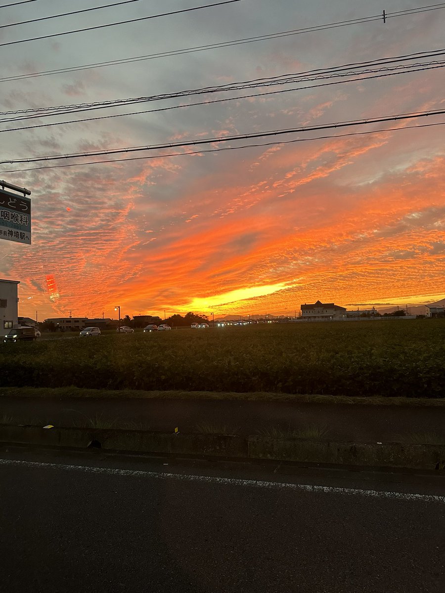 昨日の夕方の雲がきもかった