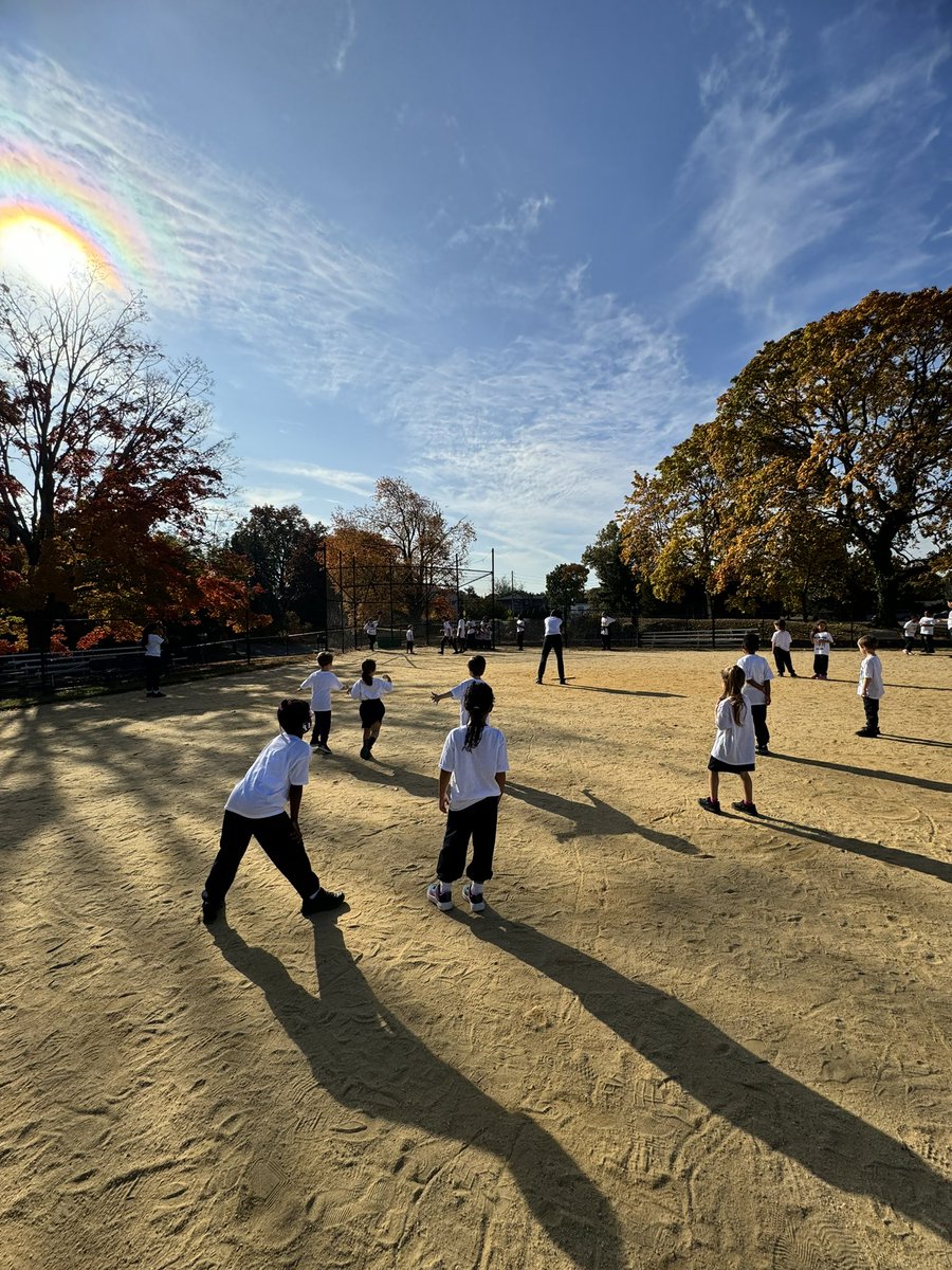 icschool_online's tweet photo. Kicking off the annual ICS Color Run with field day fun! ❤️💙💚 #ColorRun2024 #IncredibleCatholicSchool @ArchNY_Schools https://t.co/wskn3dZePi