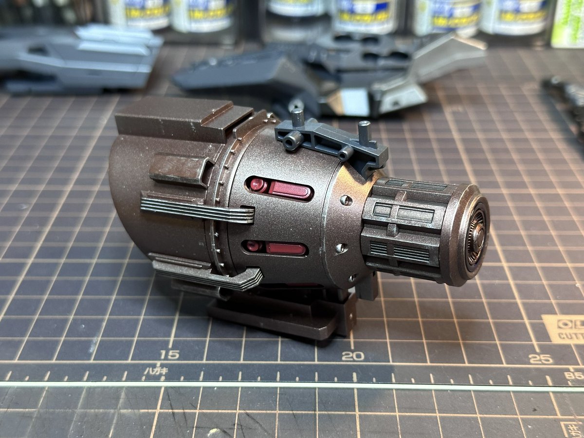 K2Works1's tweet image. 1:12 THE FLASH / Batcycle

一度バラして設定色に色分け。
質感向上を図る為、各種塗装方法で
錆、粒汚れチッピングで金属の
エイジング表現をしていきます♪

ボディパネル塗装は最後に。

#创世模王 #MODOKING #mafex
#Batman #TheFlash