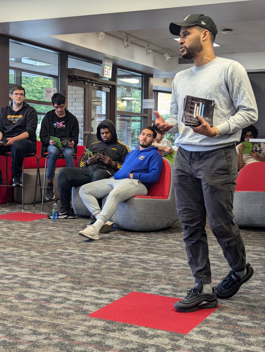 Saint Xavier Esports tweet media