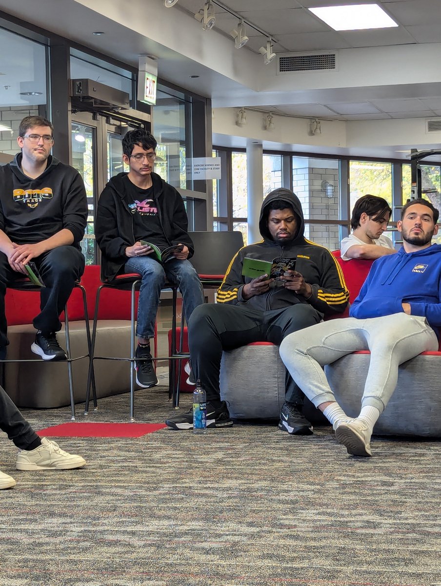 Saint Xavier Esports tweet media